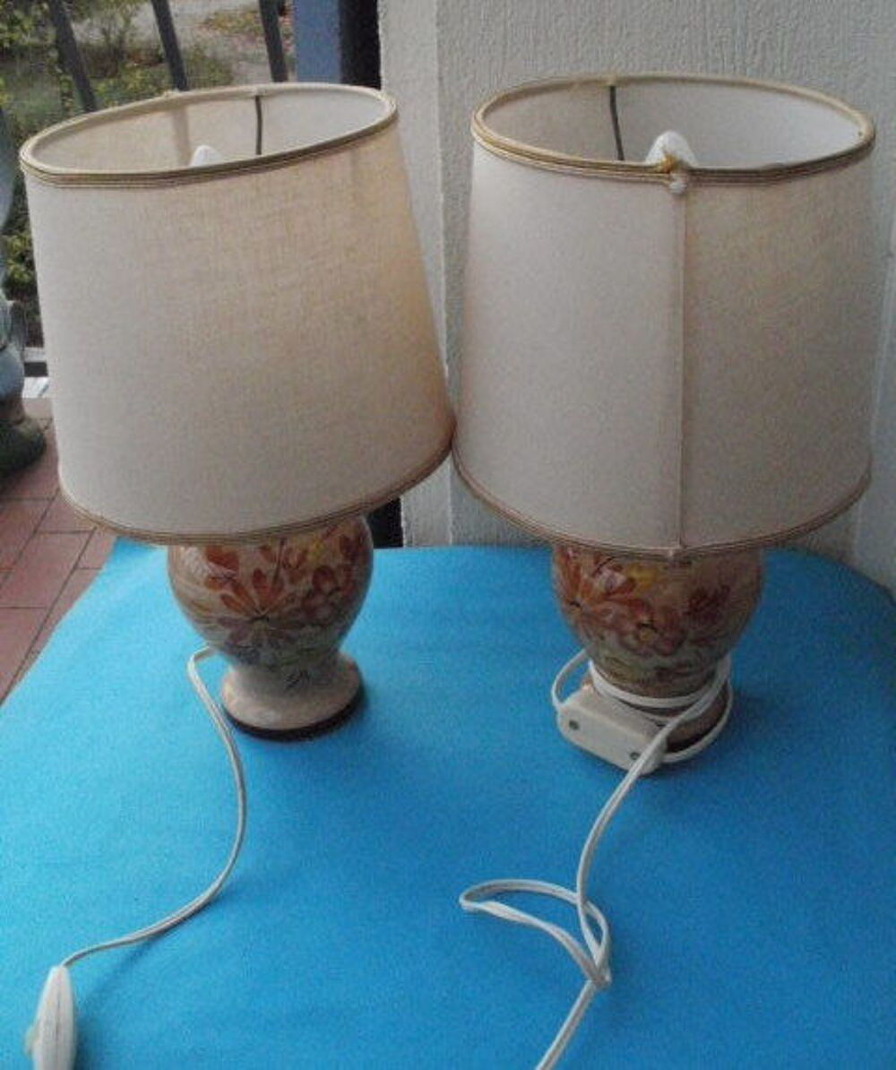 2 lampes de chevet, pied porcelaine Dcoration