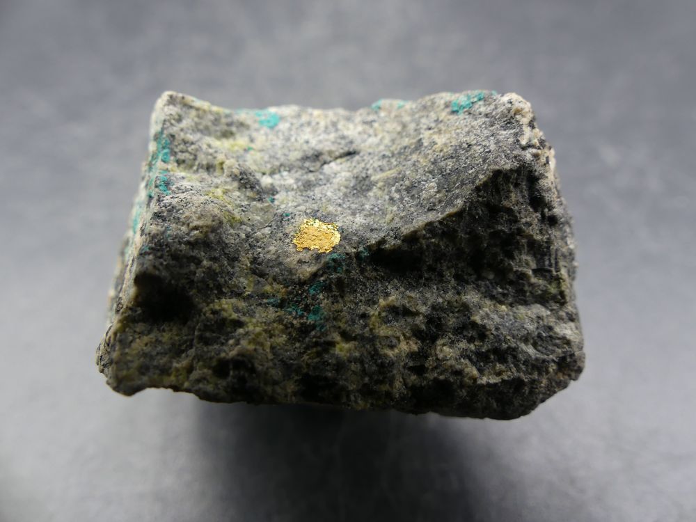 Or natif &amp; Atacamite , La Compagni&atilde; Mine Sierra Gorda Chili 