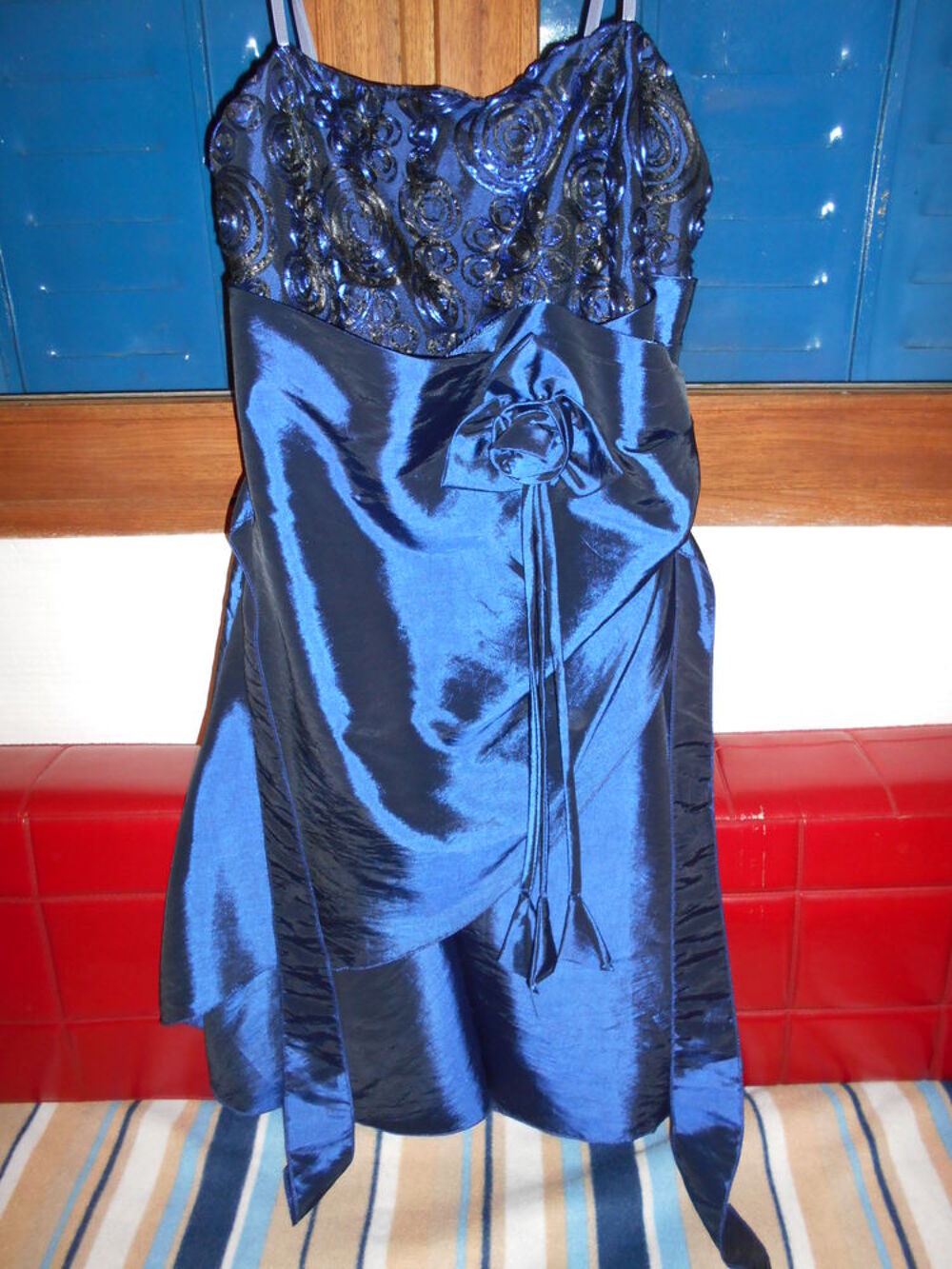 robe bleue Vêtements