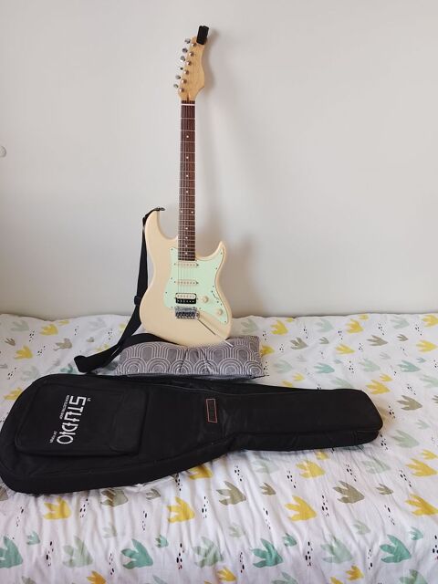 Guitare �lectrique Larry Carlton avec housse Bischheim (67)