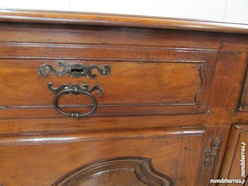 Tr&egrave;s grand buffet d'&eacute;poque Louis XV, authentique Meubles