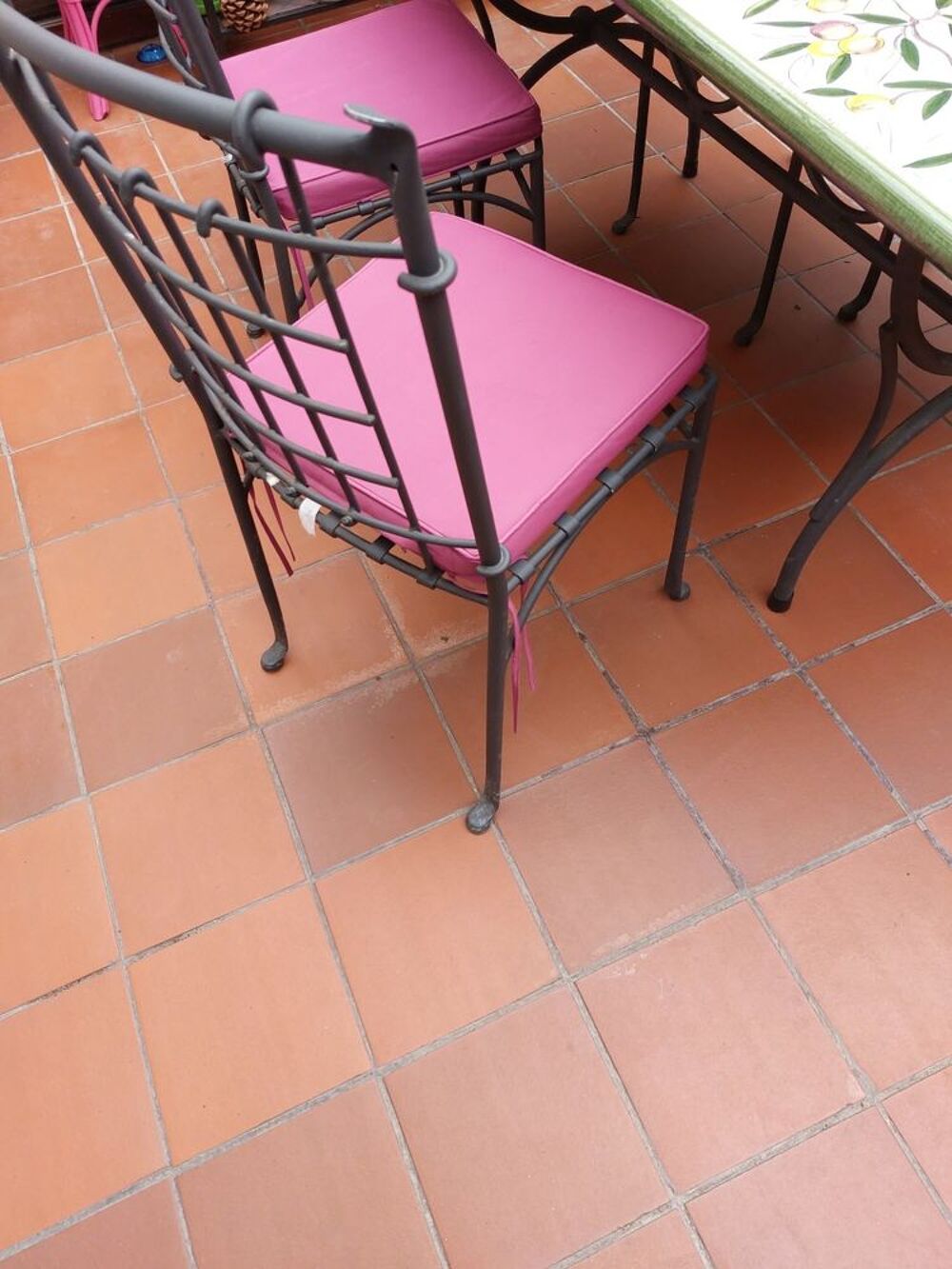 table en pierre de lave Meubles