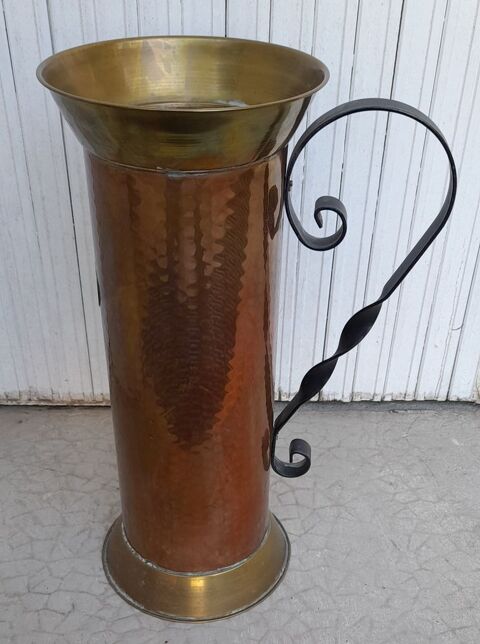 Porte parapluies en cuivre martel� et laiton 12 Poitiers (86)