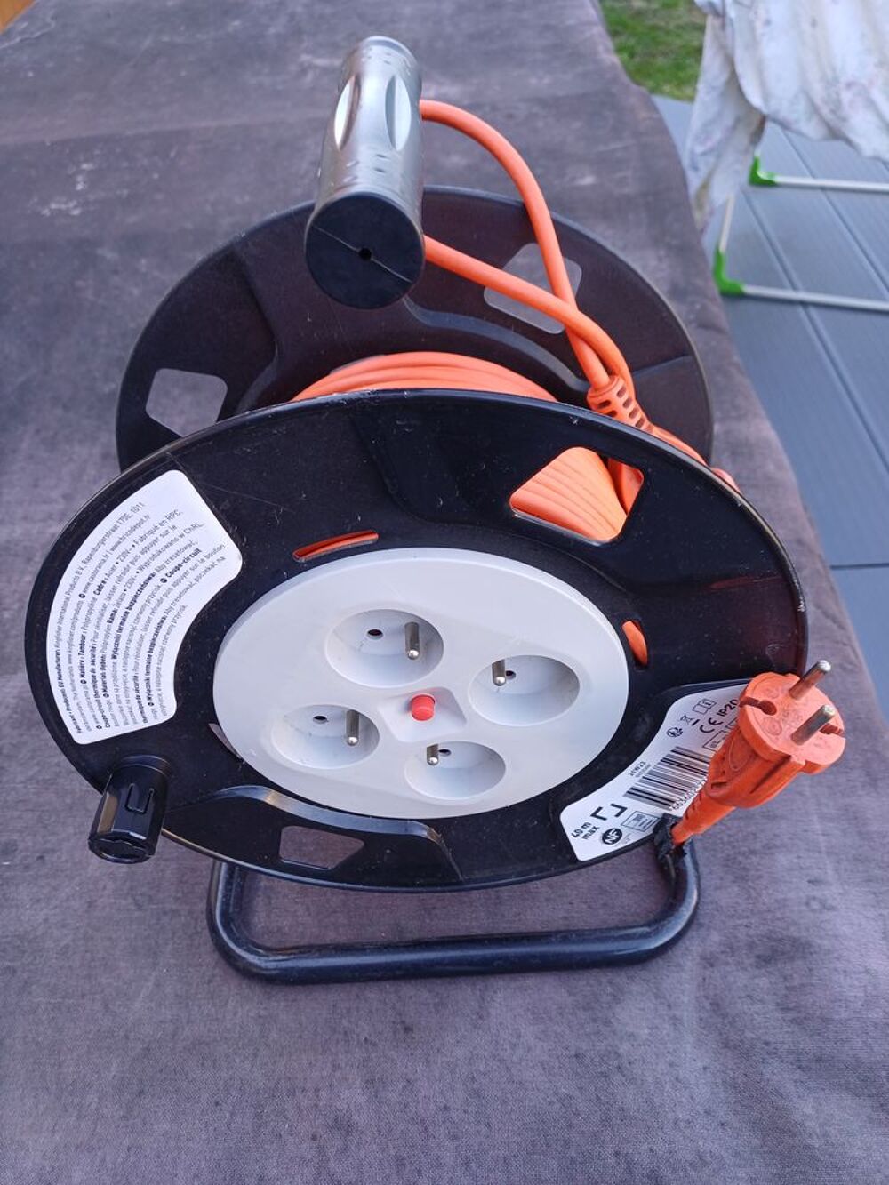 Tondeuse &eacute;lectrique Black et Decker Jardin