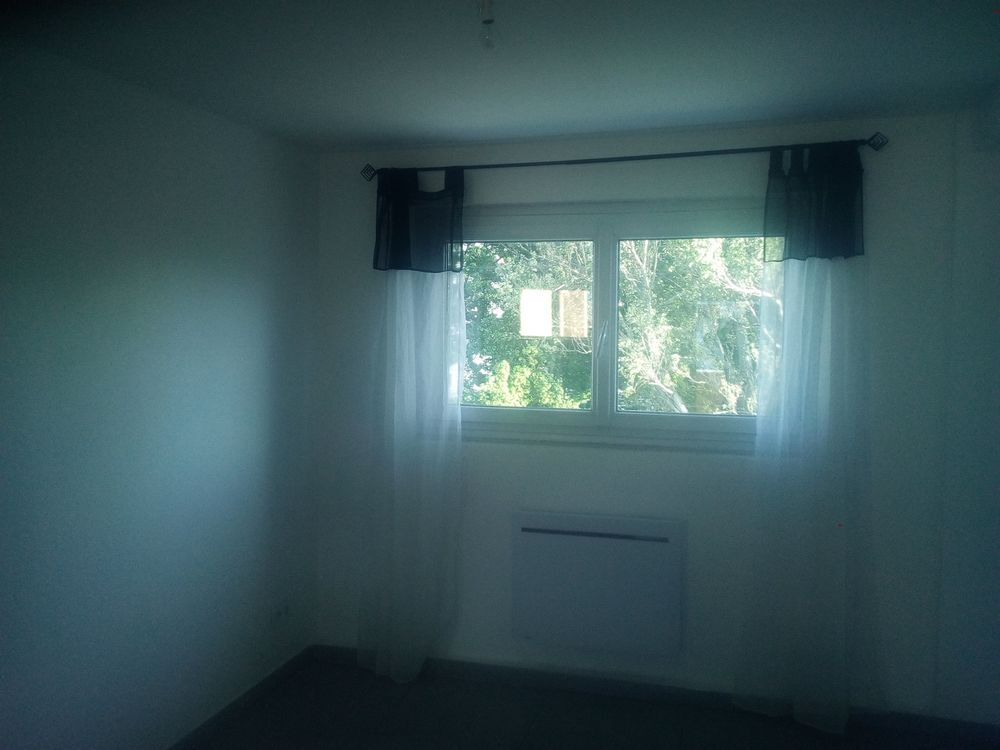 Location Chambre chambre meublée dans appartement F4 Grenoble