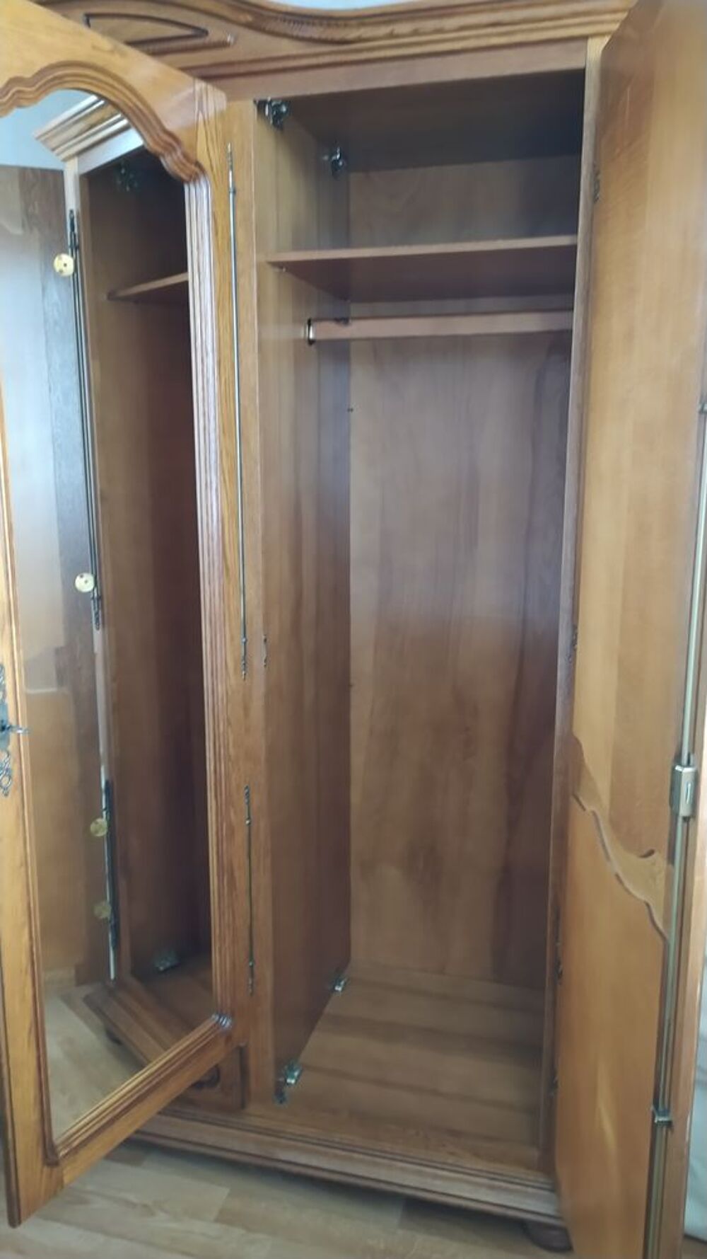 Armoire 3 portes ch&ecirc;ne clair Meubles
