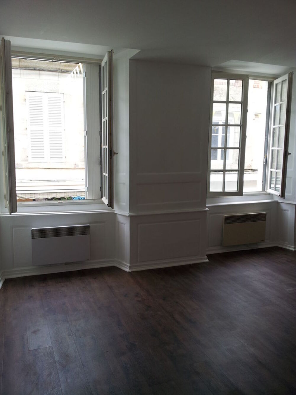 Location Appartement PARTICULIER loue gd t1 meubl guret centre , rue pitonne Guret