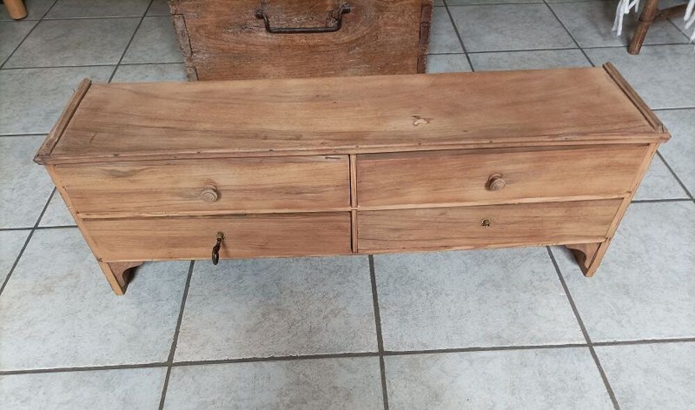 meuble tiroir serrure dessus bureau bois massif A&eacute;ro-gomm&eacute; d Meubles