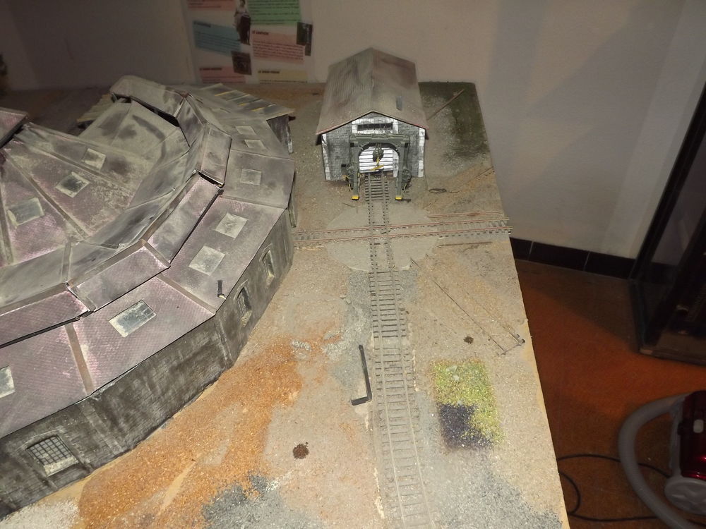 Maquette du d&eacute;p&ocirc;t SNCF de Nogent Vincennes en HO Jeux / jouets