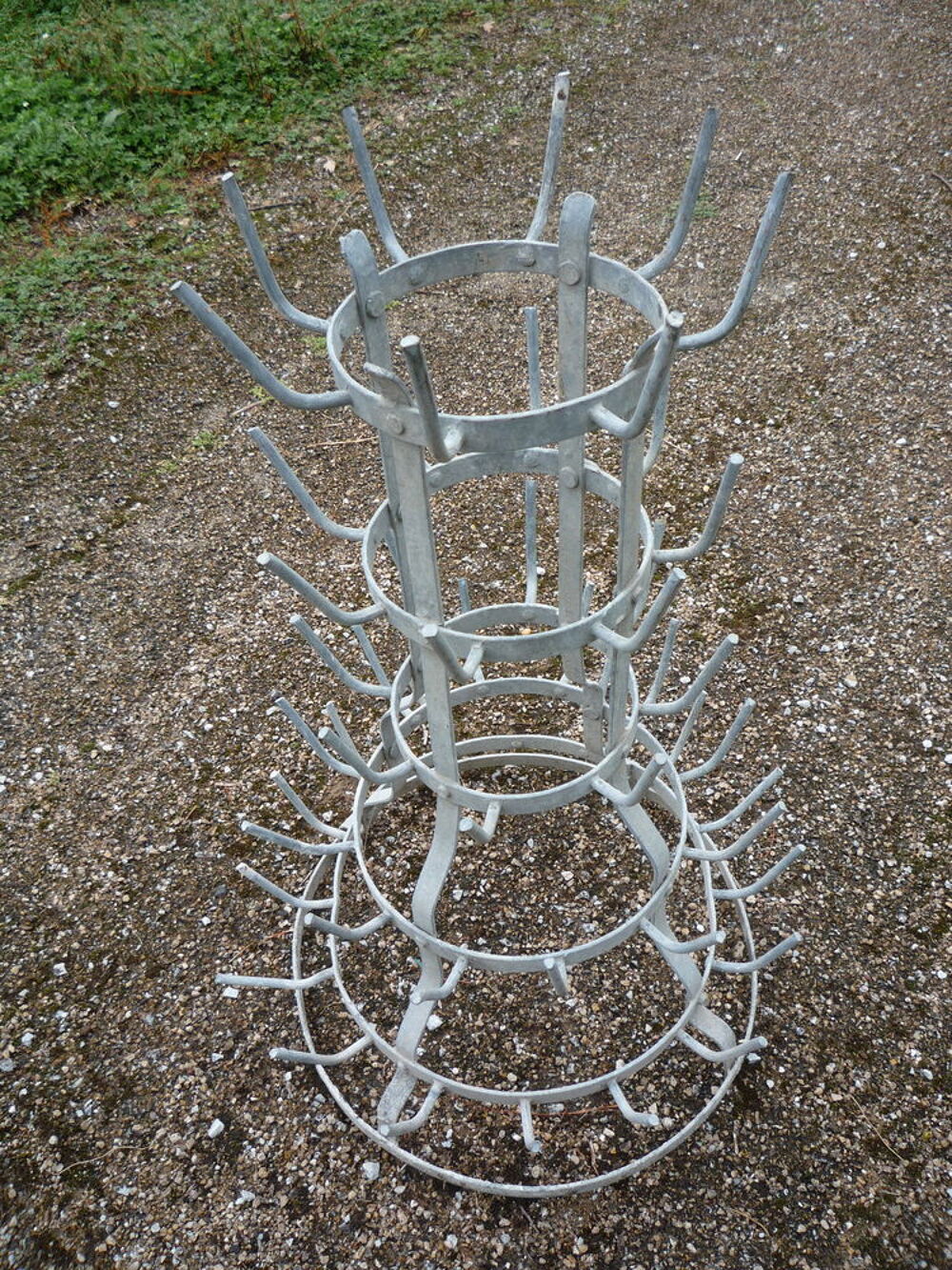 H&eacute;risson/&eacute;gouttoir/porte bouteille Bricolage