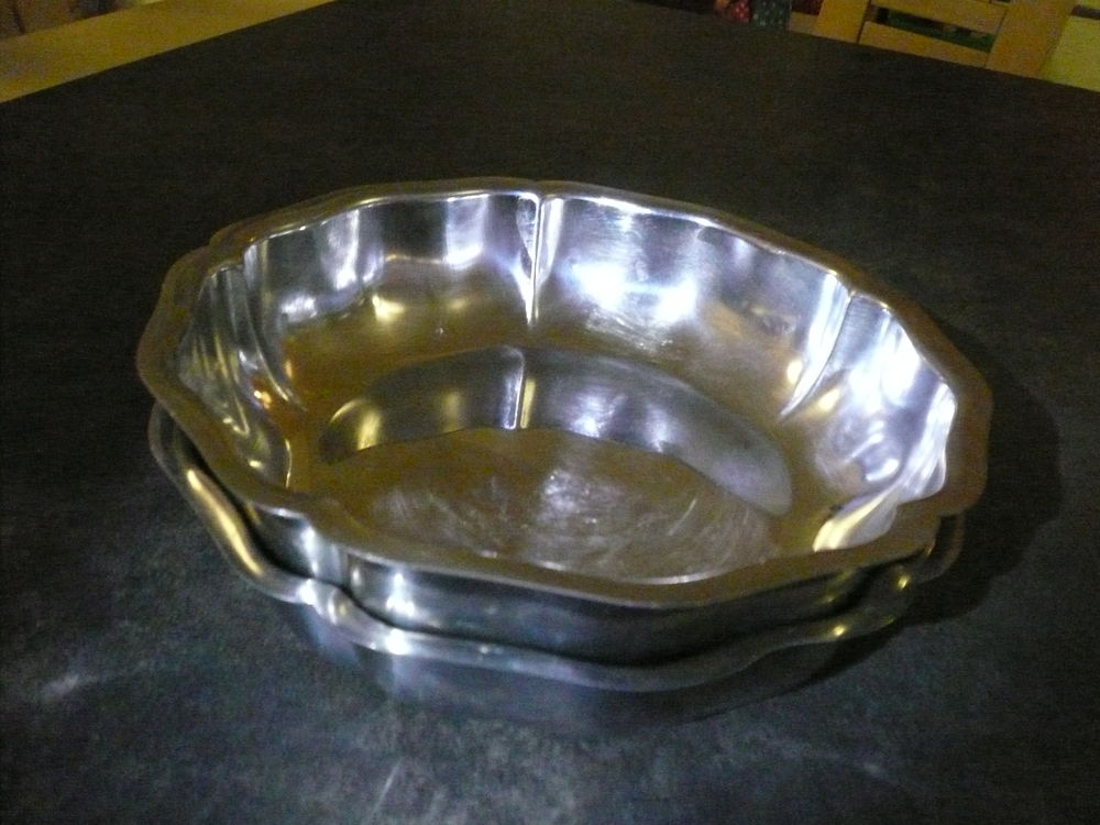Plats / Corbeilles de table en m&eacute;tal Electroménager