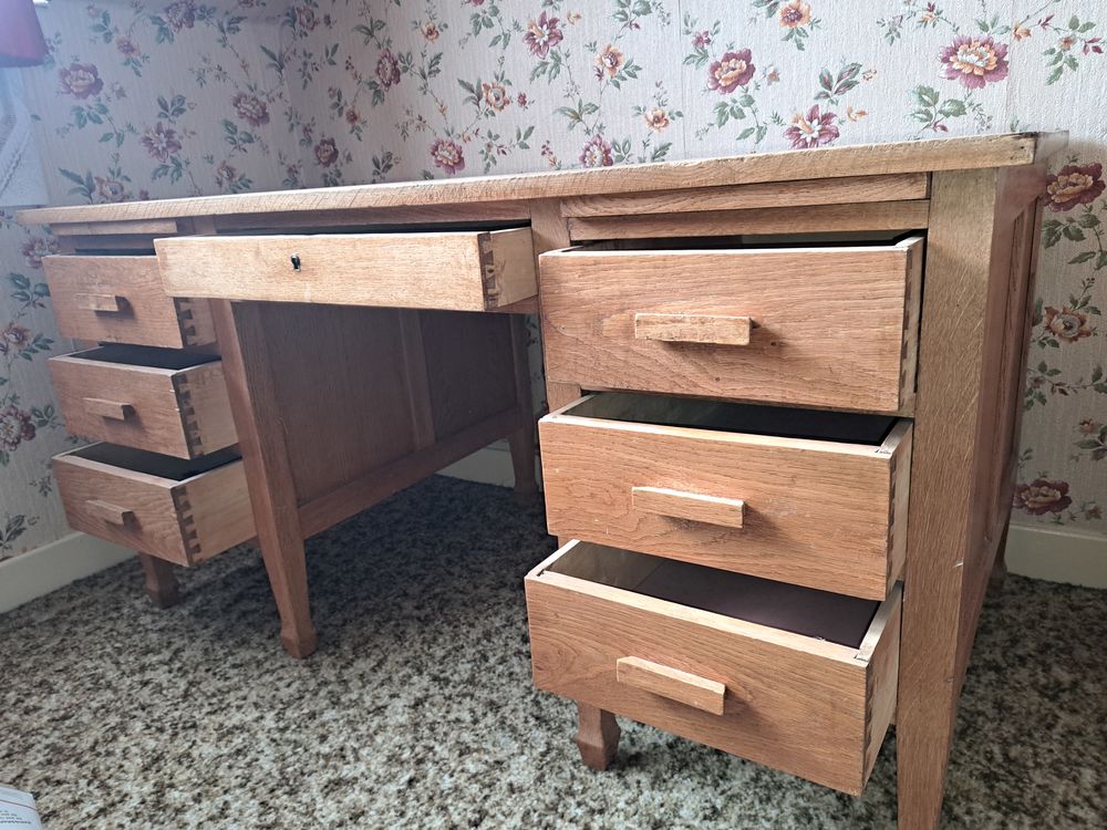 Bureau en bois clair Meubles