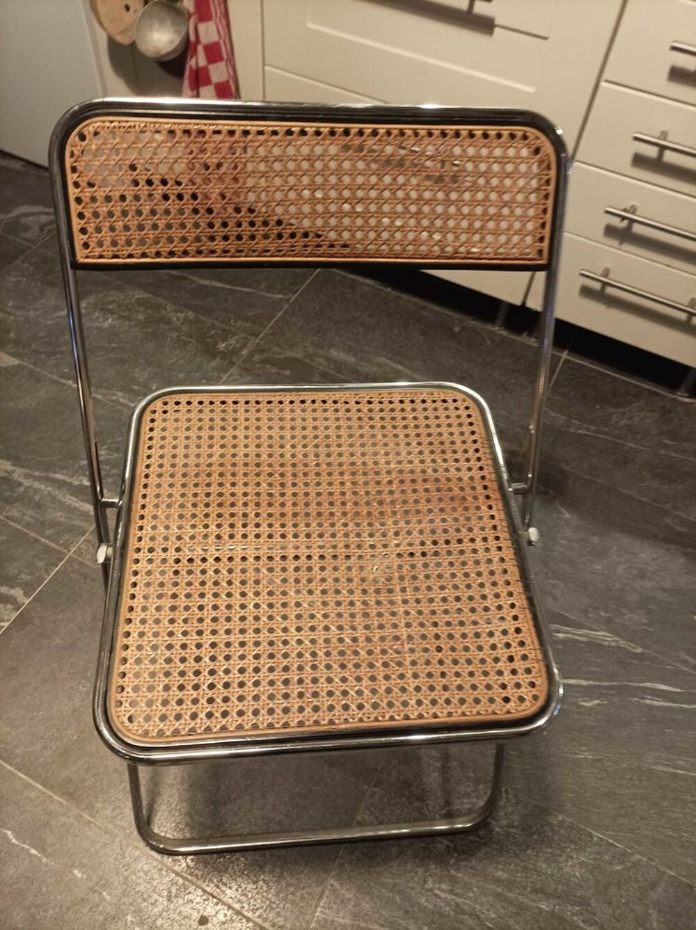 chaise cannel&eacute;e vintage Meubles