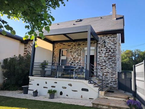   Maison en pierres avec grand garage  Maison - 6 pi�ce(s) - 159 m�