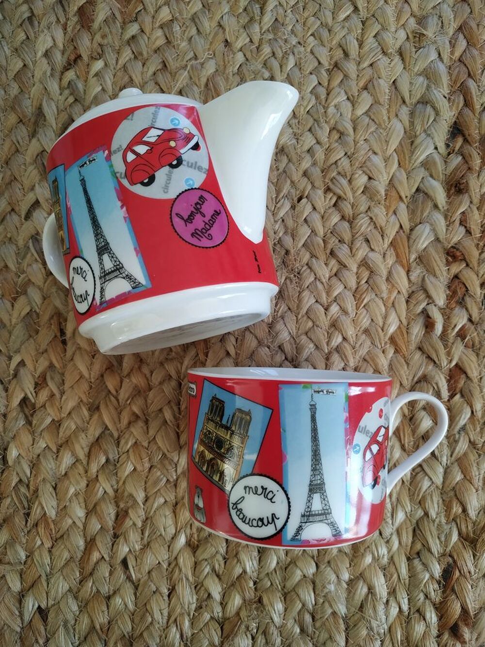 Ensemble th&eacute;i&egrave;re + tasse neuf
Décoration