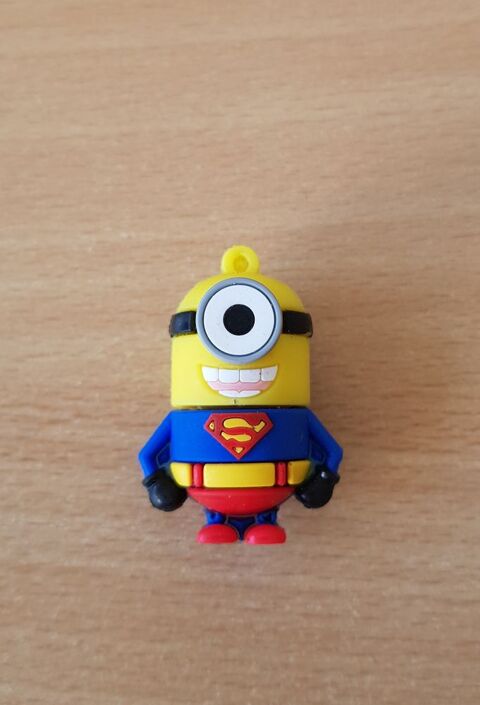 Clé usb 8 go
minion jerry moi moche et méchant 
superman 5 Carnon Plage (34)