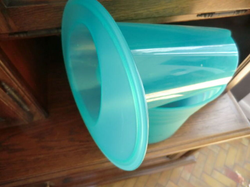 Seau &agrave; champagne tupperware Décoration