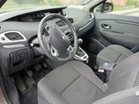 Sc&eacute;nic megane scenic 1.5l DCI 2011 occasion 43350 Blanzac