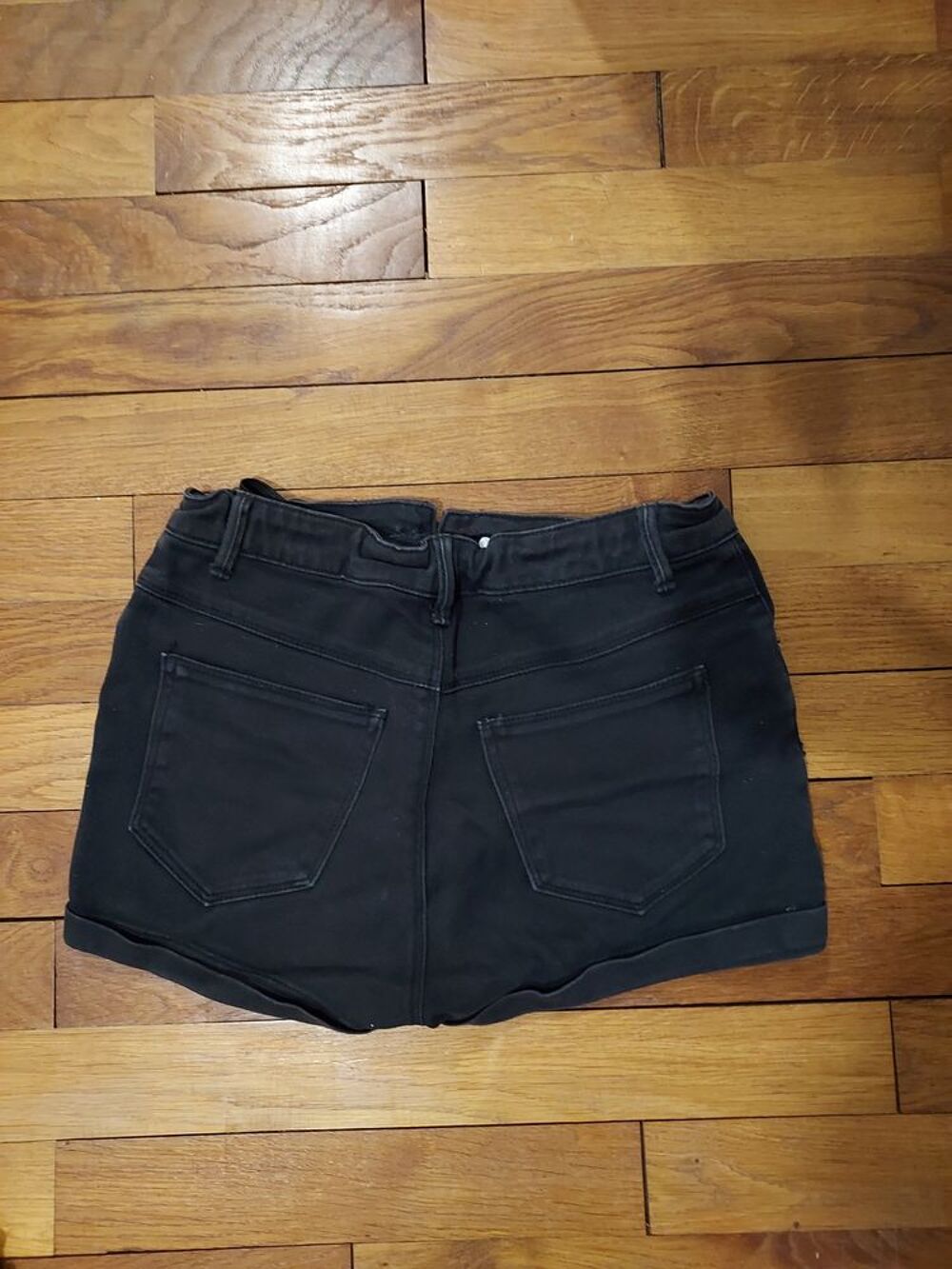Short simple noir Vêtements