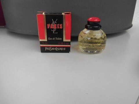 Miniature de parfum    PARIS D' YVES  ST  LAURENT       12 Douvrin (62)