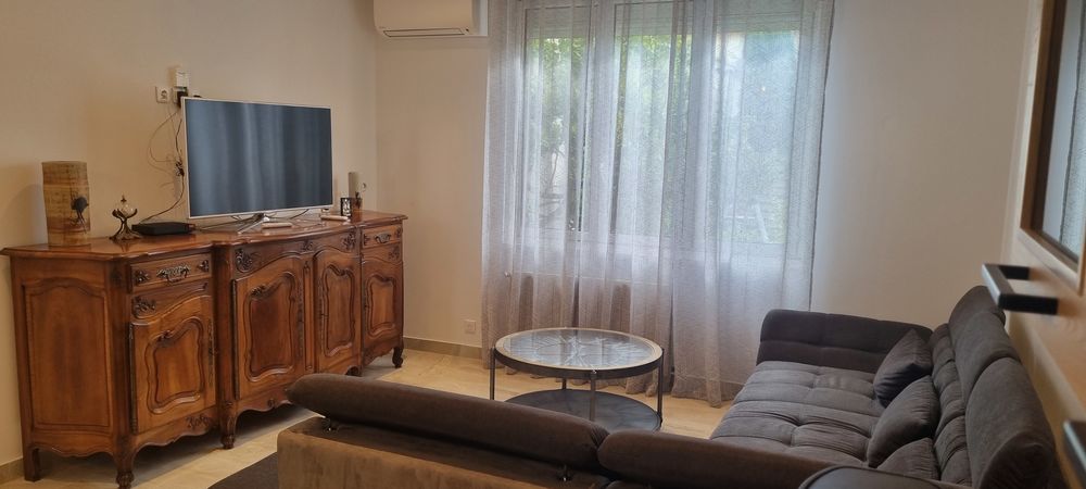 SALLE A MANGER EN NOYER MASSIF Meubles