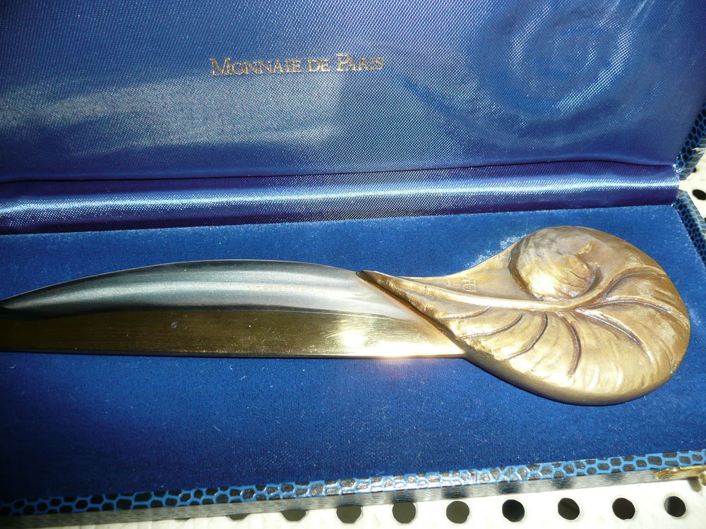 Coupe papier en bronze de la monnaie de Paris 
