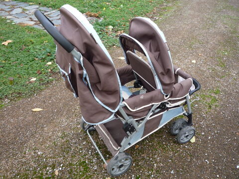 Poussette double / jumeaux / RAYLCO
Bon �tat 45 Castres (81)
