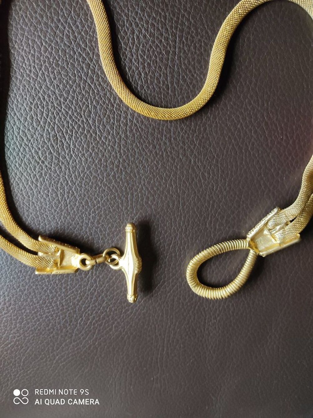 Ceinture dor&eacute;e neuf Bijoux et montres