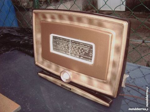 Ancien petit poste de radio � lampe 100 Saran (45)