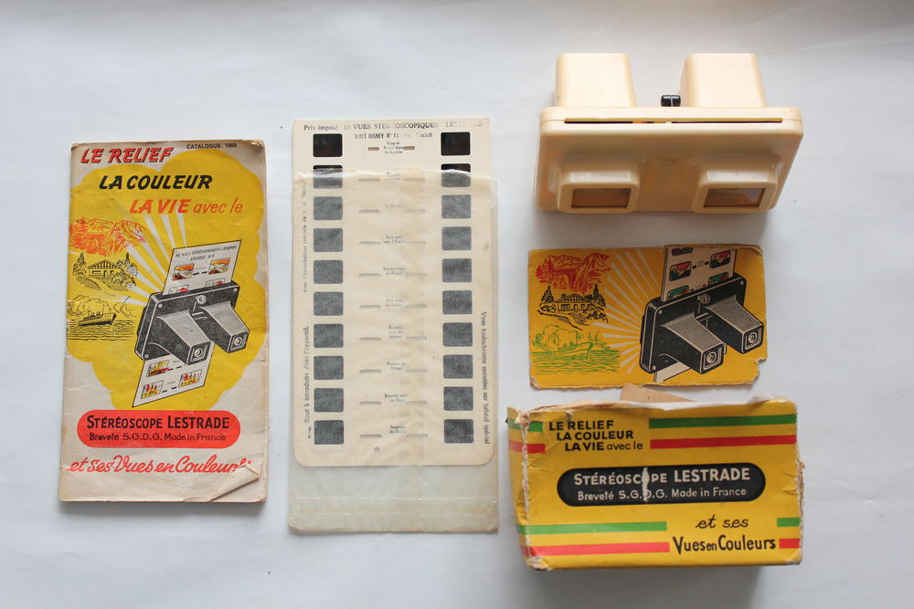 Visionneuse LESTRADE simplex ivoire + Carte 3D Davy Crockett 