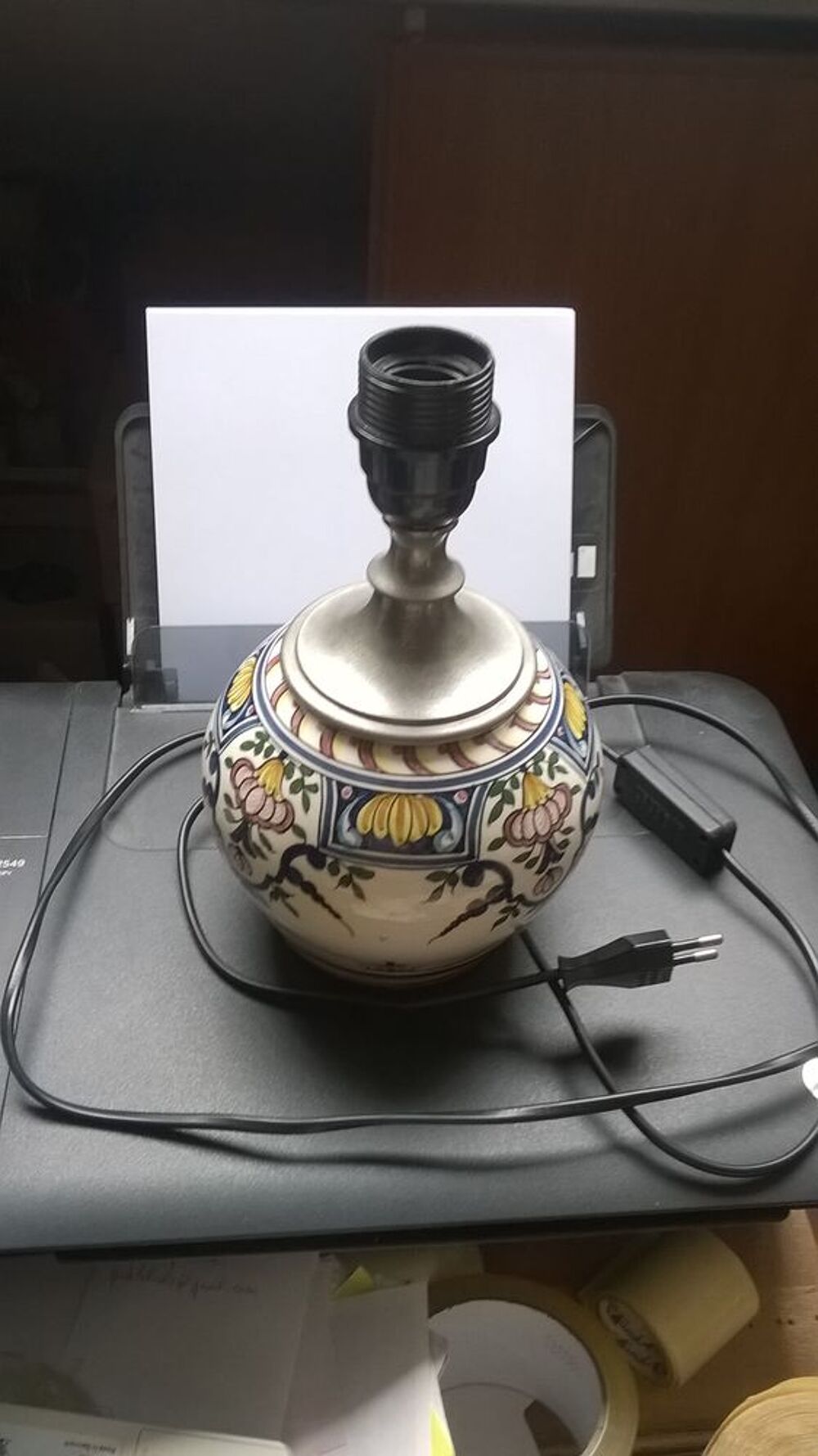 LAMPE CERAMIQUE et ETAIN avec ABAT-JOUR. Décoration
