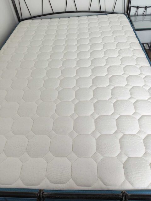 lit 2 personnes + 2 tables de chevet + sommier + matelas 200 Hem (59)