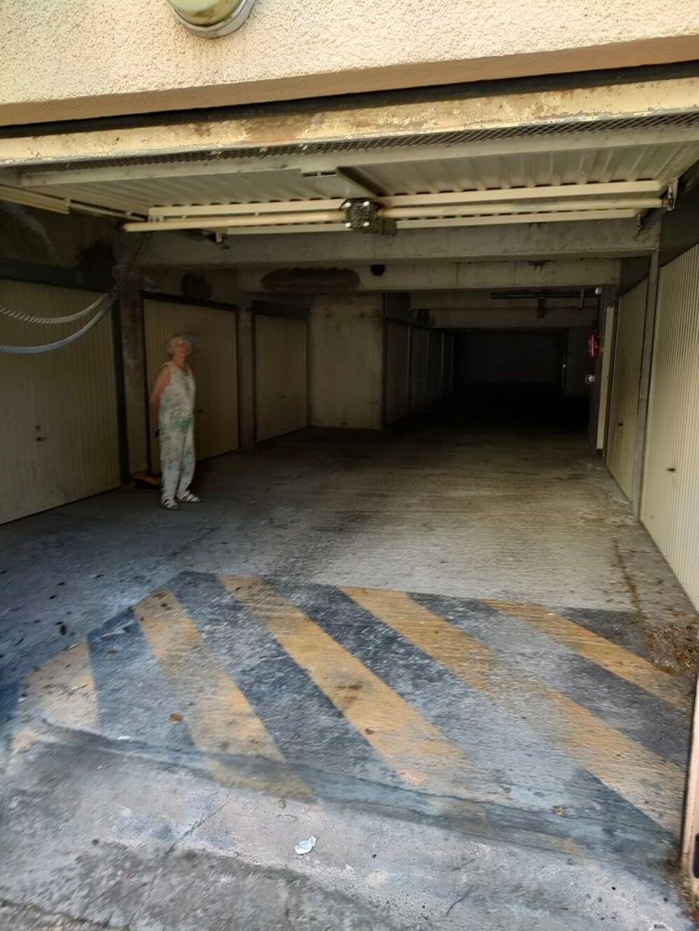 Vente Parking/Garage d un garage de 14 m2 dans résidence sécurisée Saint-raphaël