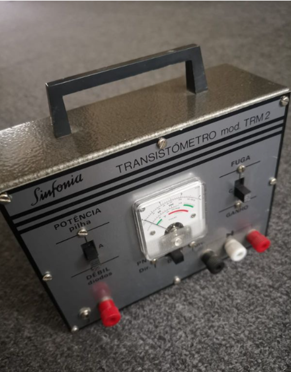 Testeur de transistors RADIO ESCOLA - Ann&eacute;e 1960. Audio et hifi