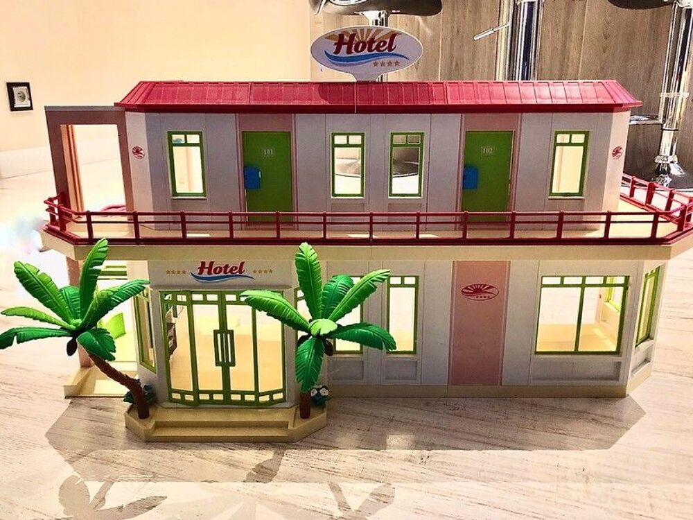 H&ocirc;tel Playmobil en tr&egrave;s bon &eacute;tat Jeux / jouets