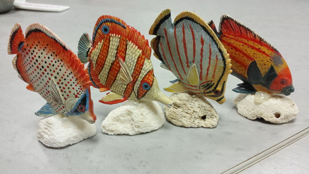 Ensemble de 4 poissons papillon peint sur galet Décoration