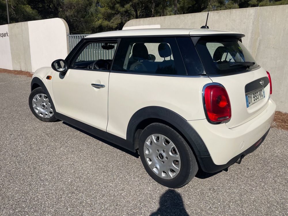 One Hatch 3 Portes 102 ch BVA6 2016 occasion 13260 Cassis