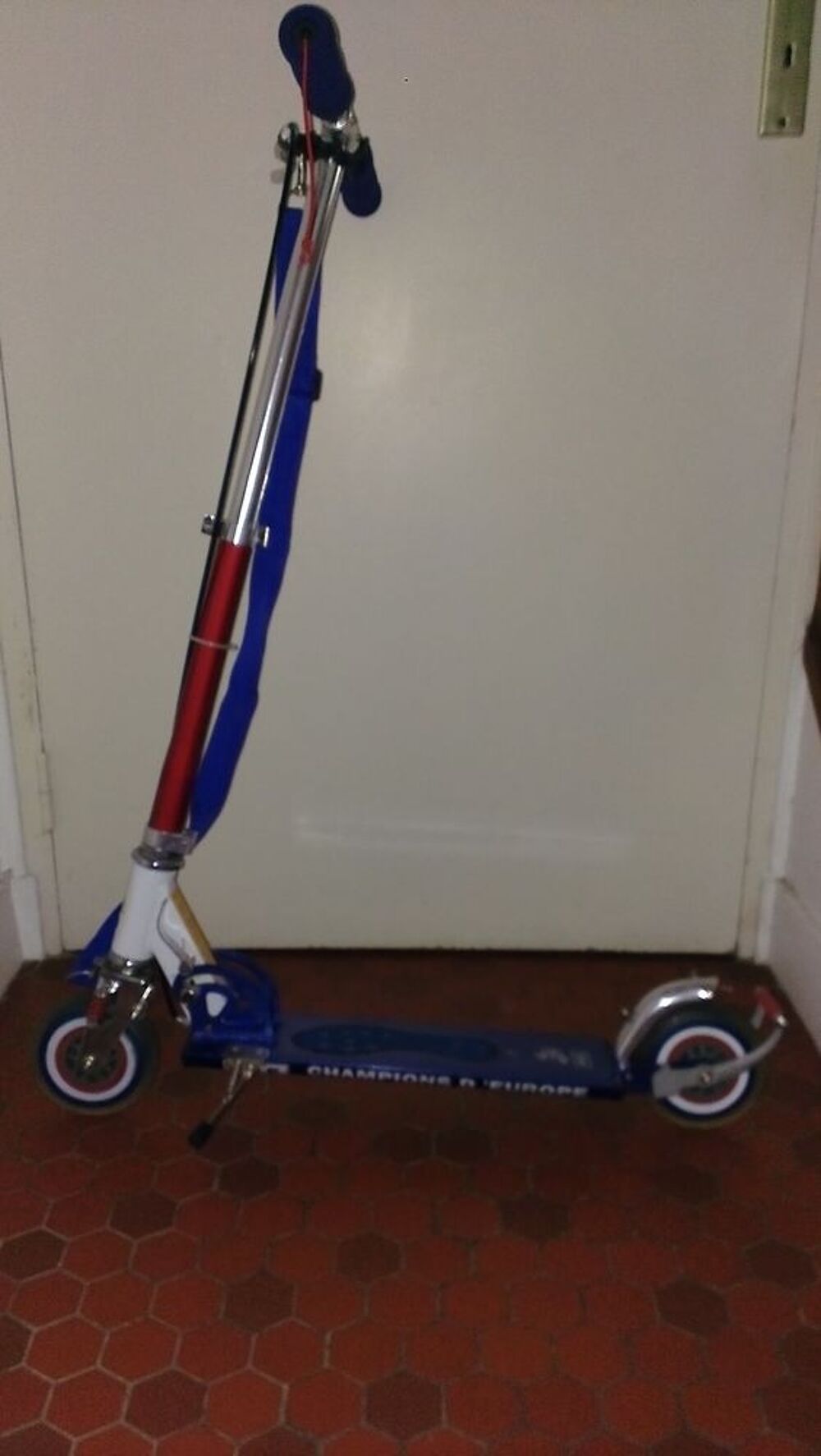 TROTTINETTE EQUIPE DE FRANCE CHAMPIONNE D'EUROPE 2000 Jeux / jouets