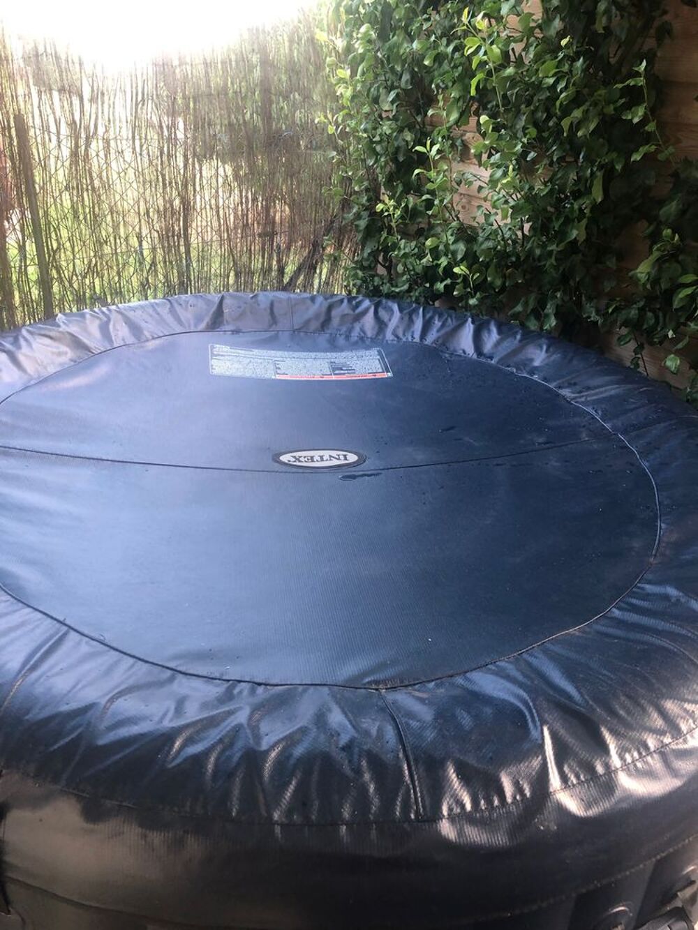 Jacuzzi Intex 4 personnes &eacute;tat neuf servit 2X Sports