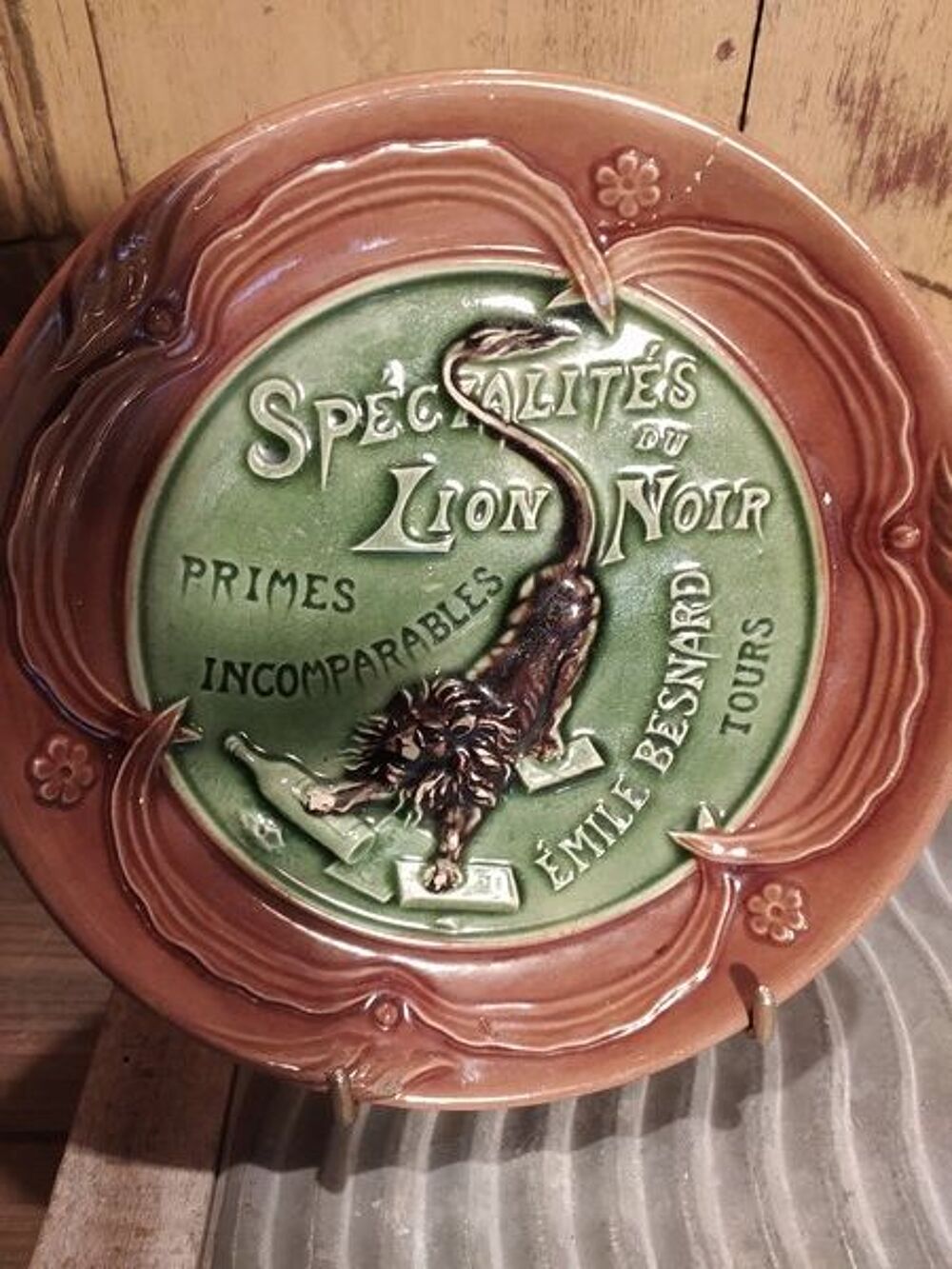 Ancienne Assiette Publicitaire Sp&eacute;cialit&eacute;s du Lion Noir 