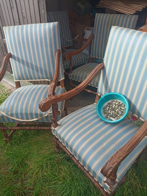 4 faulleuil Louis 13 1000 Viplaix (03)