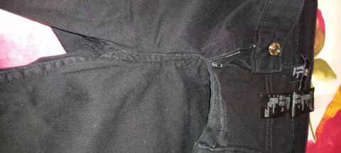 Jean Skinny Noir H&M- Taille 40  L- Occasion Tr�s bon �tat
0 N�mes (30)