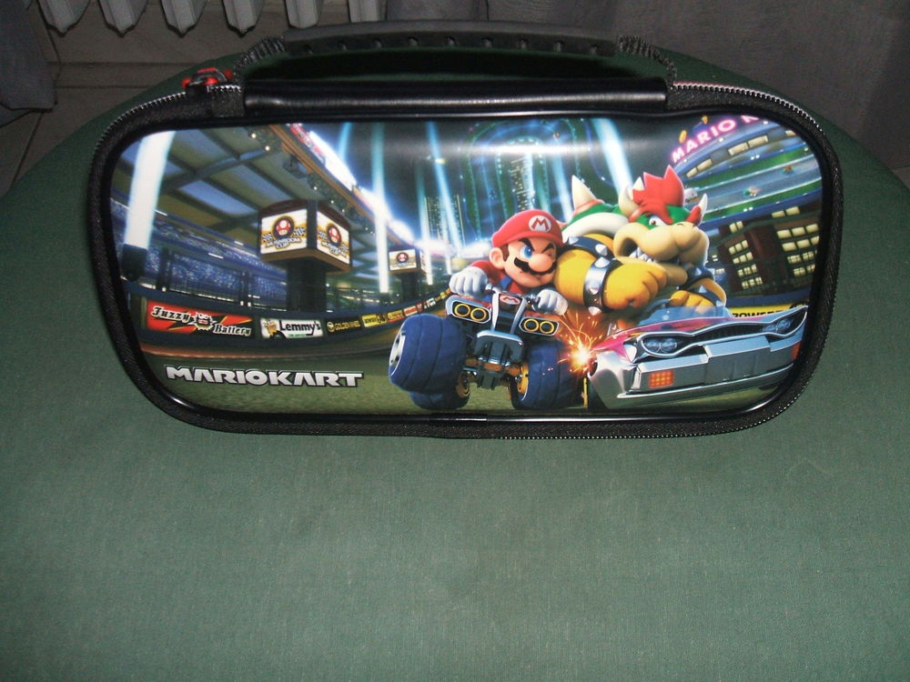 Sacoche jeux Nintendo Switch &agrave; l'effigie de MARIO KART Consoles et jeux vidéos