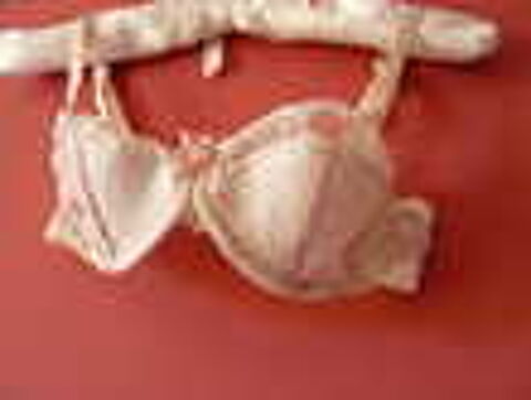 WELL Lingerie femme soutien gorge dentelle 85B neuf Vtements