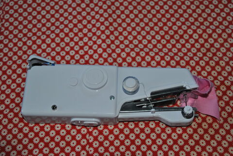 MACHINE A COUDRE EN TBE
MINI MACHINE A COUDRE
8 Foix (09)