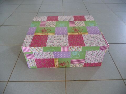Boite de rangement Grand Format motifs multicolores - Neuve 30 Celles-sur-Belle (79)