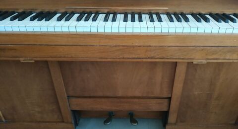 Piano bord PLEYEL 1200 Castelnau-le-Lez (34)