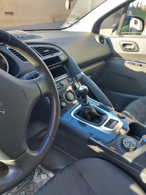 Peugeot 3008 1.6 HDi 16V 112ch FAP Allure