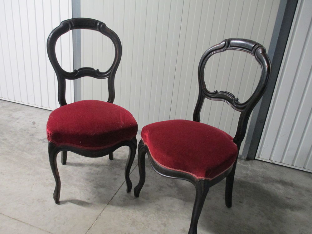 Paire de chaises anciennes bois assise en velours rouge 