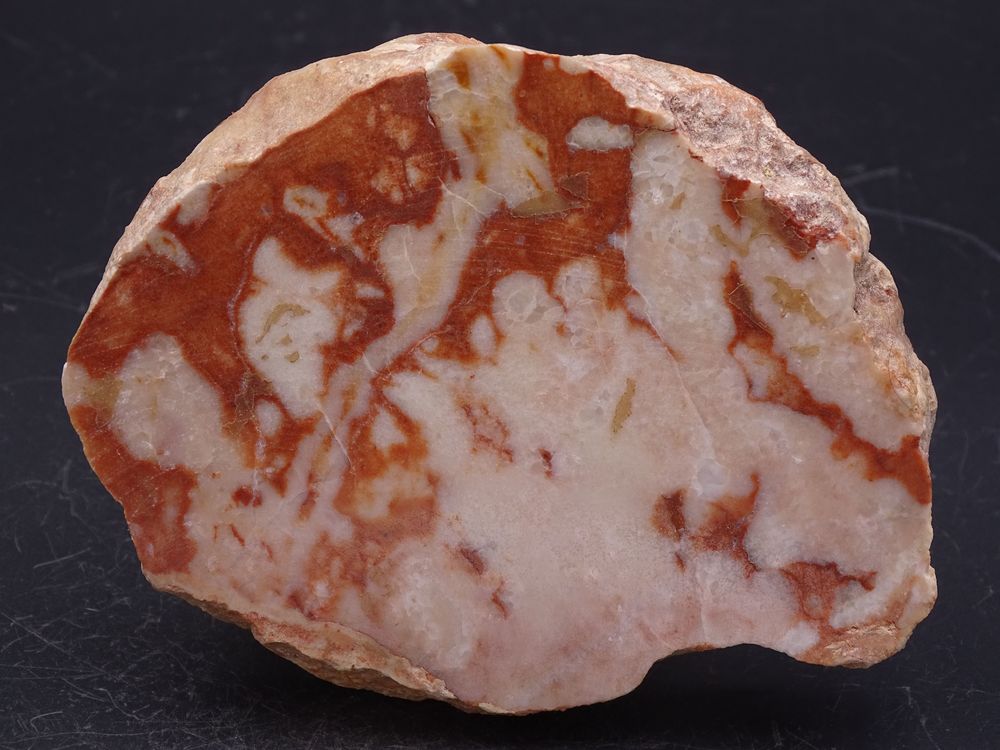 Nodules de Bauxite (polis sur une face) Aups , Var , France 